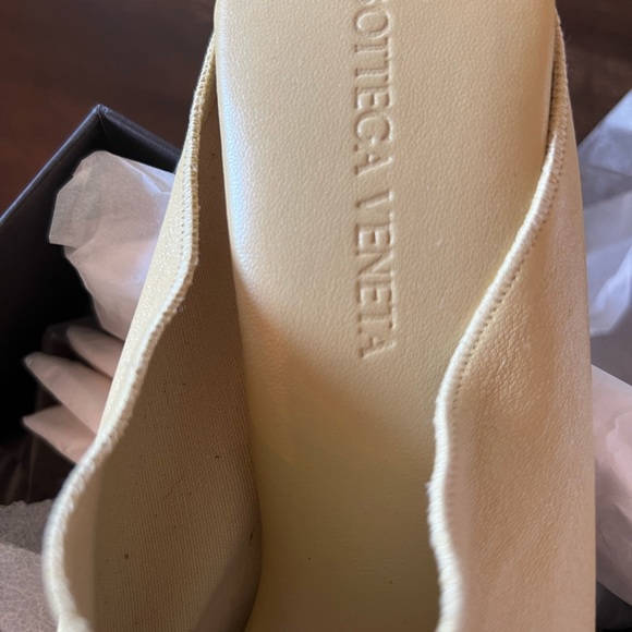 Bottega Veneta women’s size 39 never worn new in box with dust bag - Picture 9 of 11